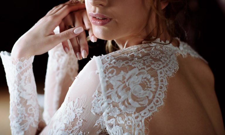 Frau im Brautkleid